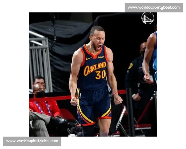 金州勇士队又一春！库里能否延续神迹，拿下月度MVP